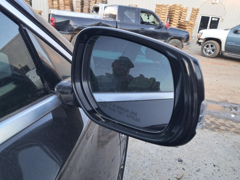 QX30 2018 Glove Box 4898630