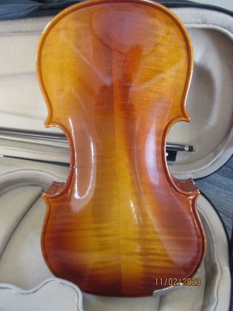Violin with case and bow, 3/4 size.