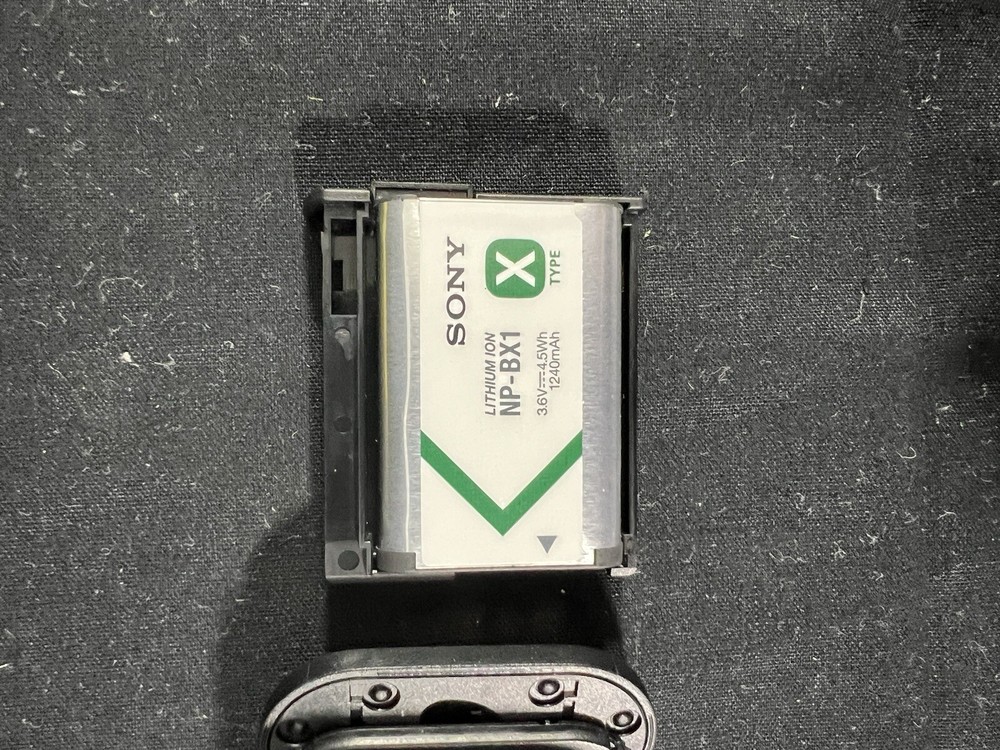 SONY HDR AS15 Camera w/Waterproof Case & Battery.