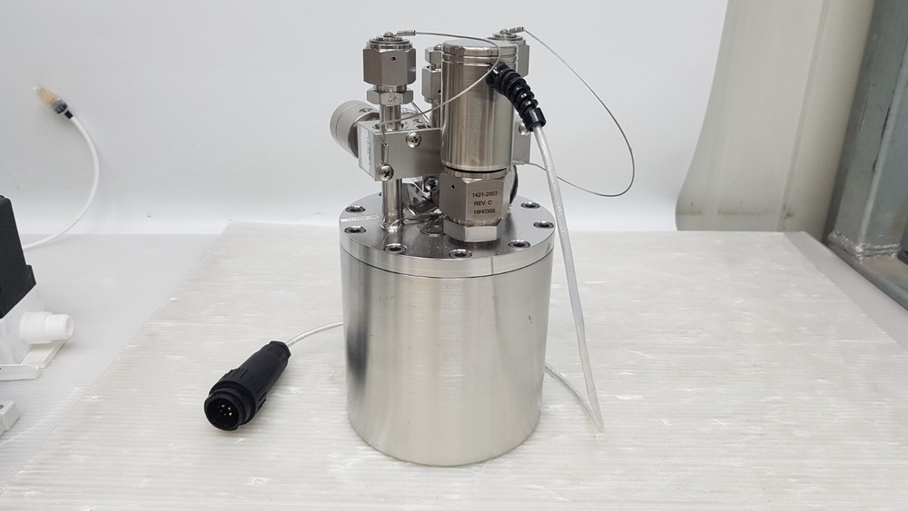 SCHUMACHER CONTAINER 2500-2370 B VERSUM MATERIALS