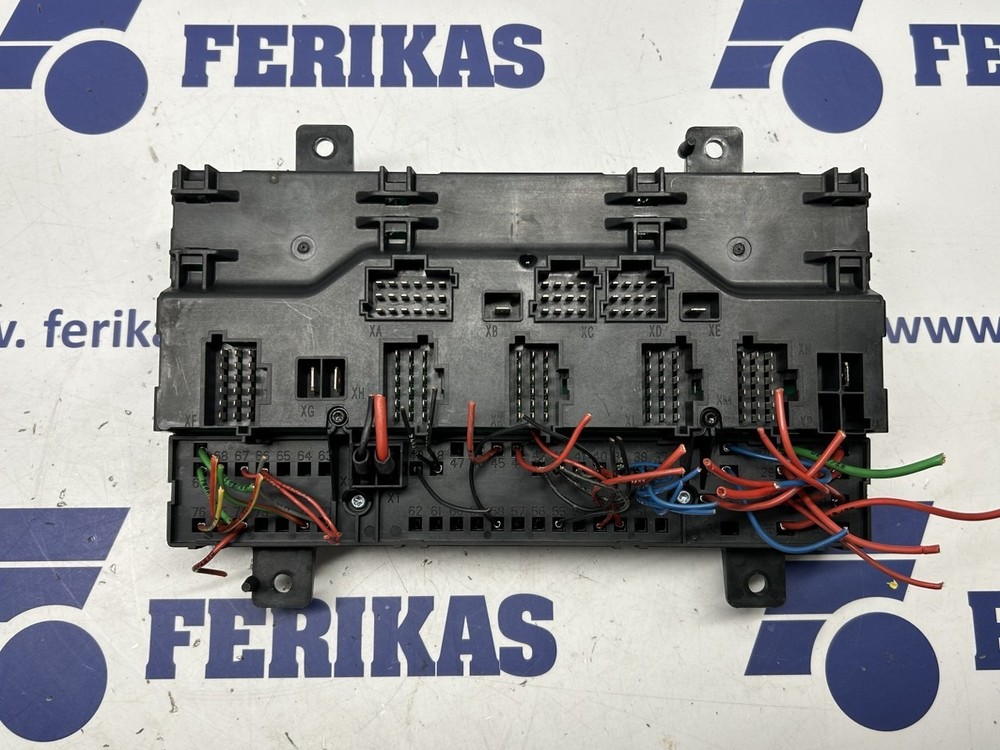 Volvo central fuse box 20476480