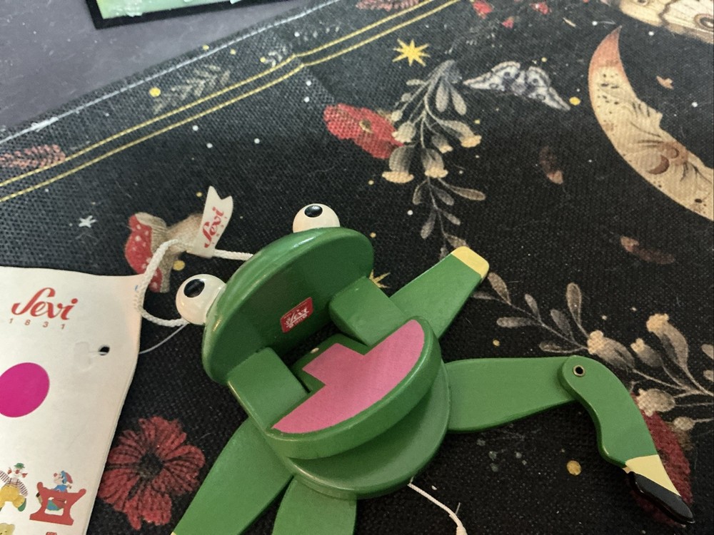 Vintage Sevi Pull String Jumping Frog Toad Cheerful NOS New With Tags T2