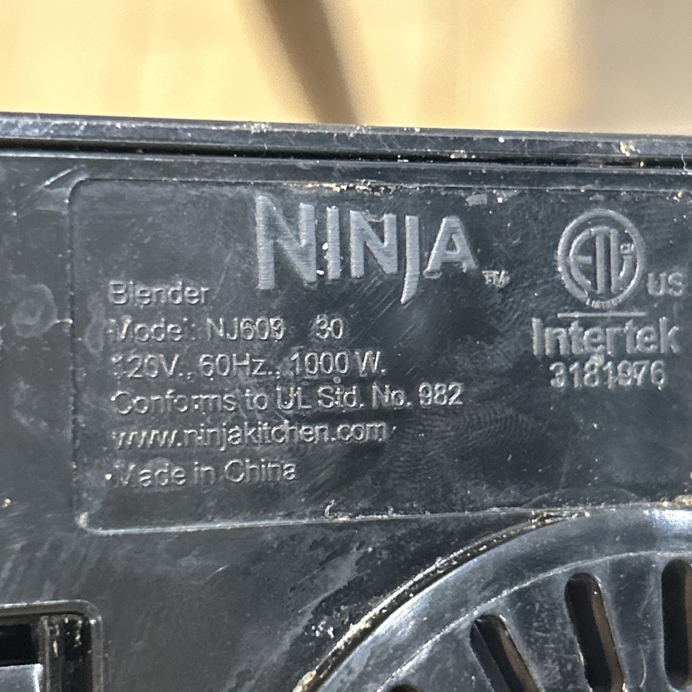 Ninja Professional Plus Food Processor 1000 Watts, 4 Functions, Silver, BASE!!