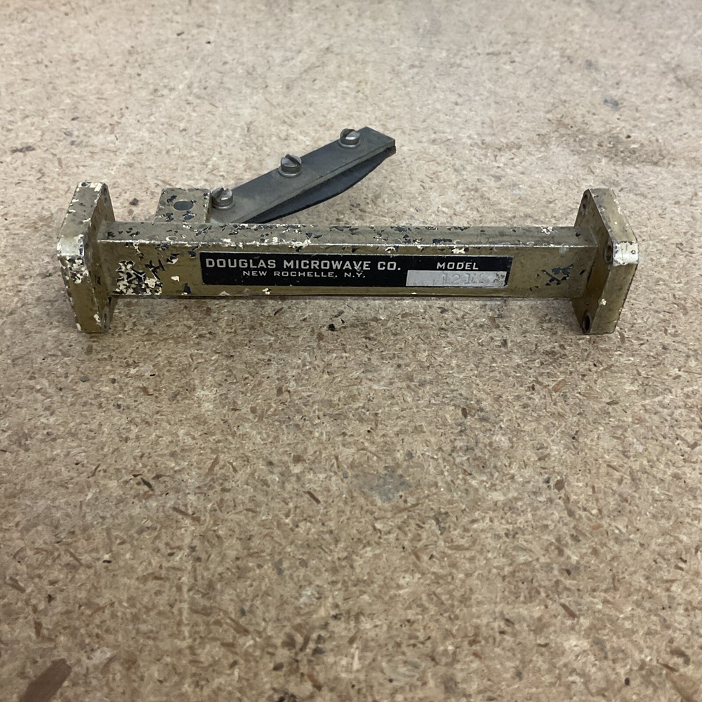 Douglas Microwave Co Model 121K Instrument