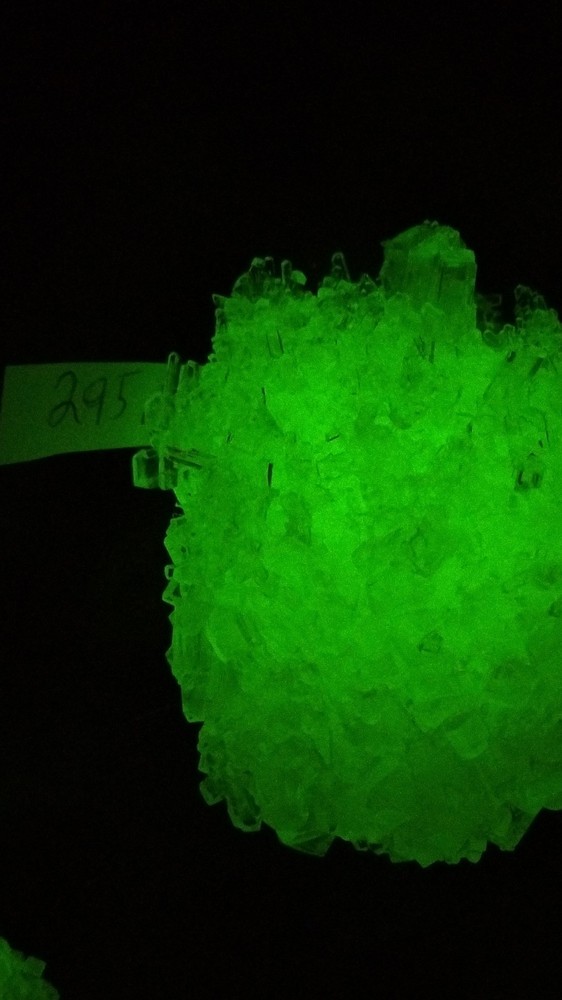 Kryptonite Crystal UV Reactive Cluster