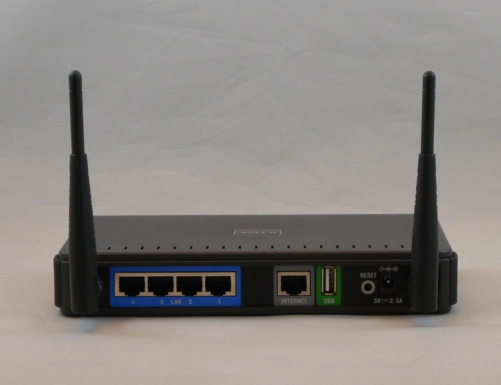 D-Link DIR-628 RangeBooster 10-100 Wireless N Dual Band Router