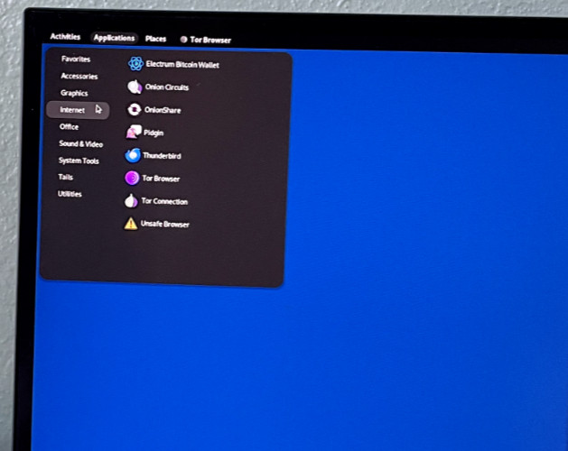 TAILS 6.11 - Anonymous Bootable USB for Windows, Mac, Linux and Free 32 GB USB