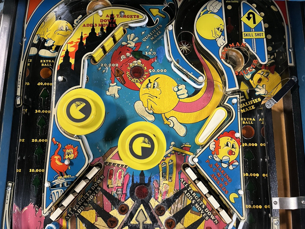1982 BALLY MR AND MRS PACMAN PINBALL MACHINE PROF TECHS PLAYS GREAT
