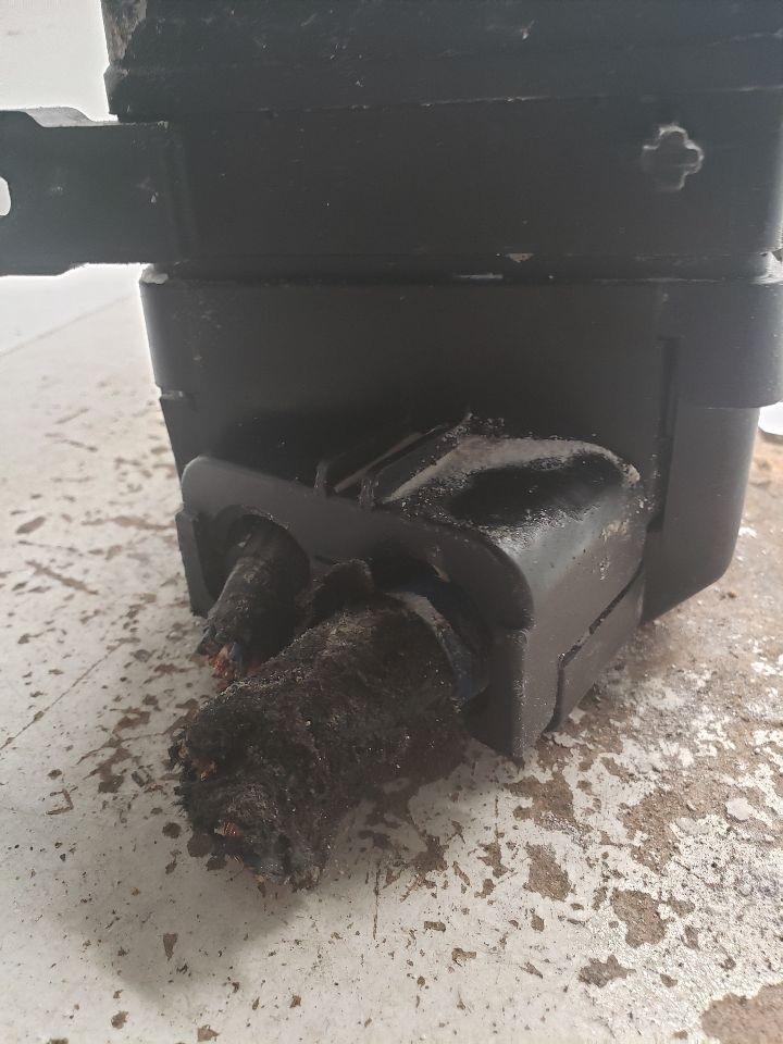 Used Fuse Box Engine fits: 2003 Hyundai Sonata engine compartment Grade A