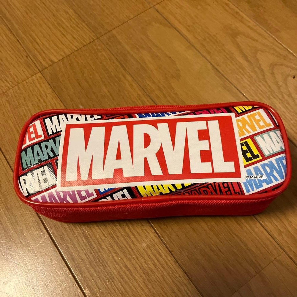 MARVEL logo pouch red