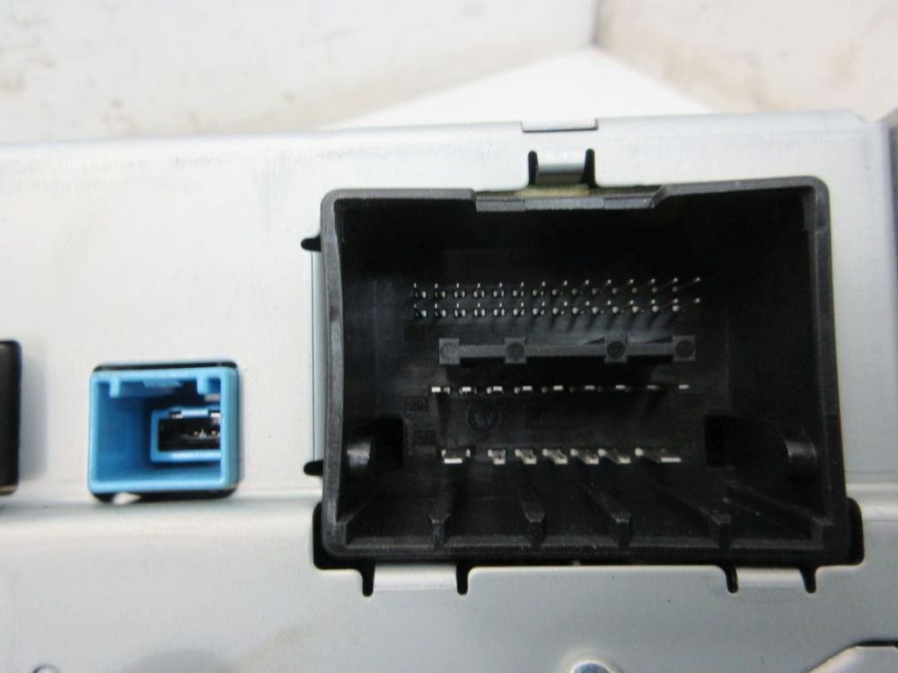 Radio/Navigation Multimedia System Not Separate *CODE Not