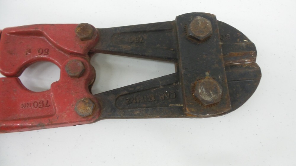 UNBRANDED BOLT CUTTER (DNT FF25)