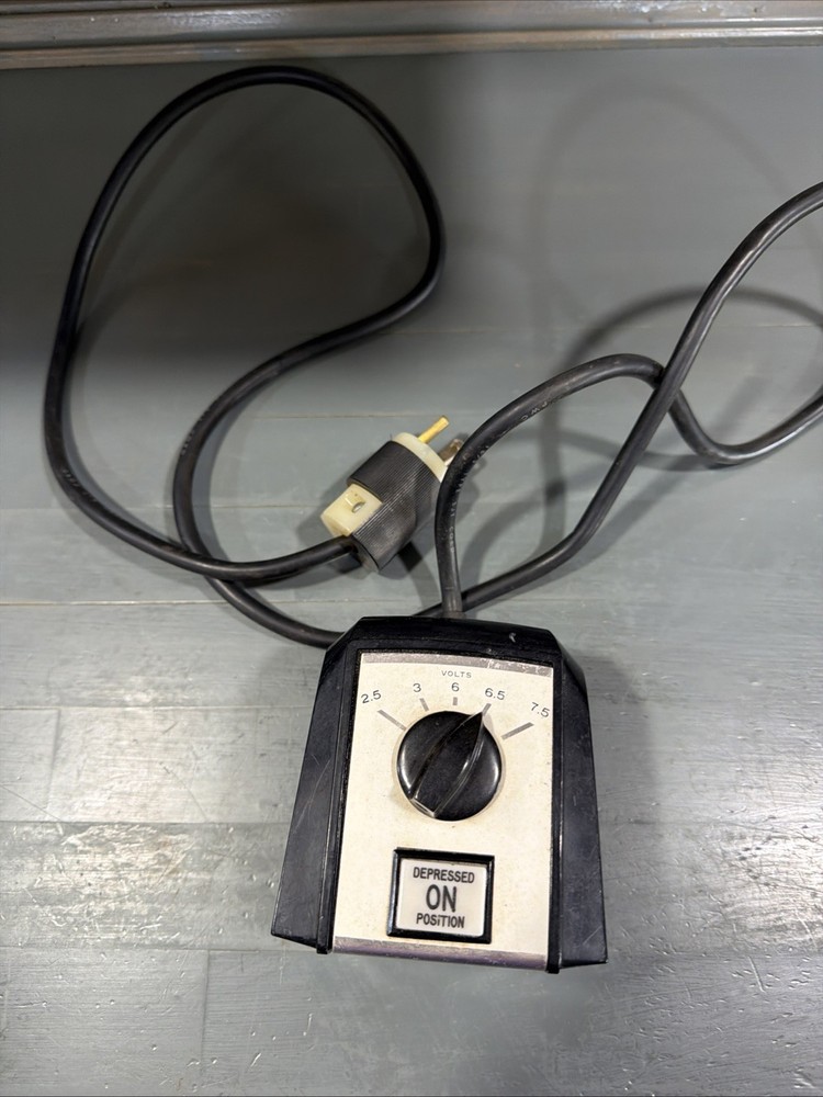 American Optical Corp. 11455 Light Source Voltage Selector – Tested & Working