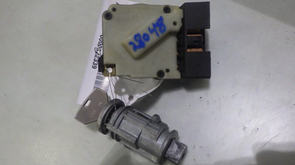 06 JEEP LIBERTY Ignition W/Key