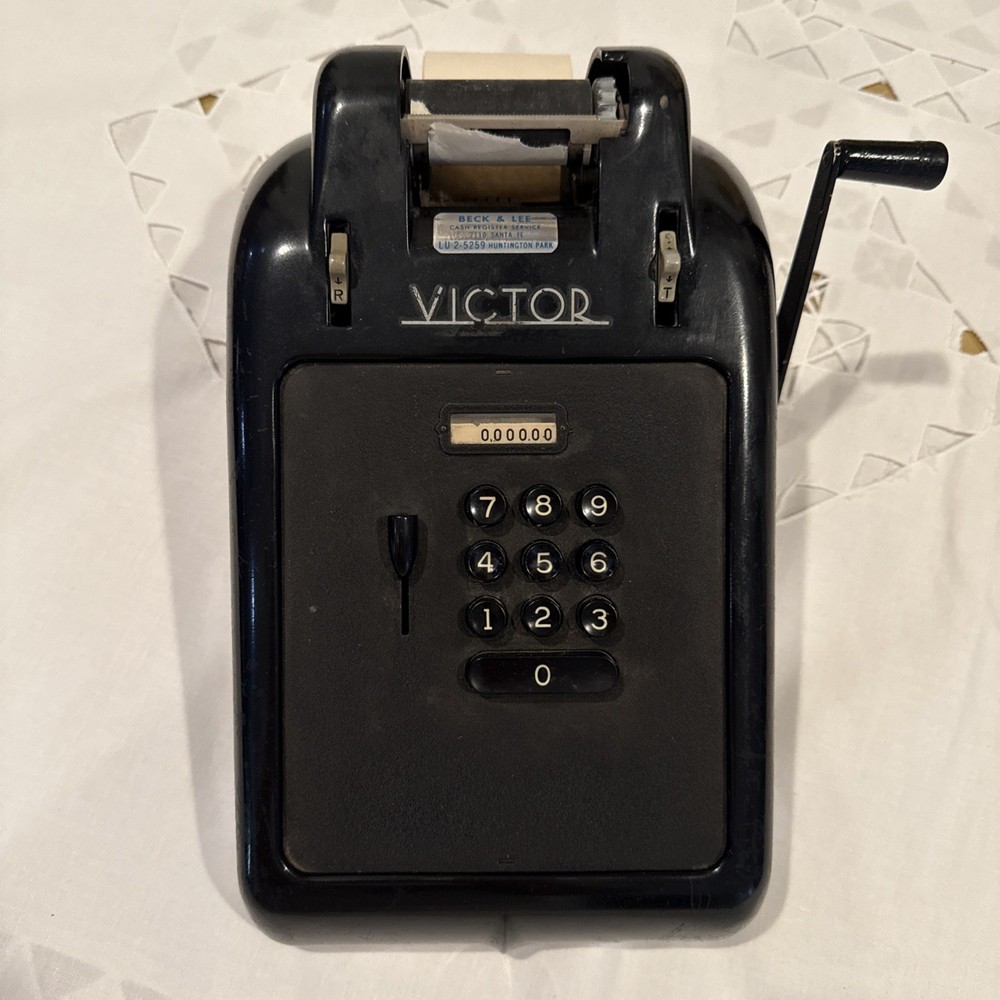 Vintage Victor Adding Or Calculator Machine With 10 Keys
