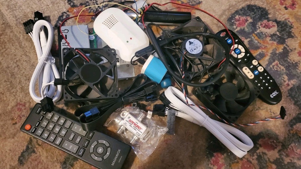 Misc Electronics Lot 2 (UNTESTED)