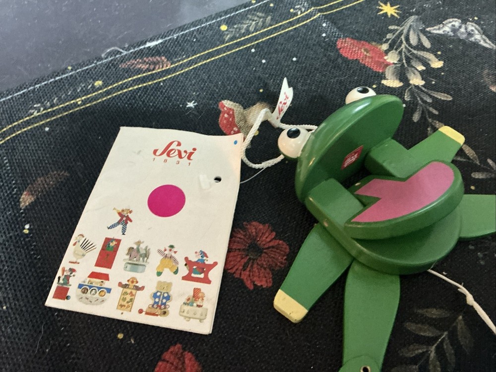 Vintage Sevi Pull String Jumping Frog Toad Cheerful NOS New With Tags T2