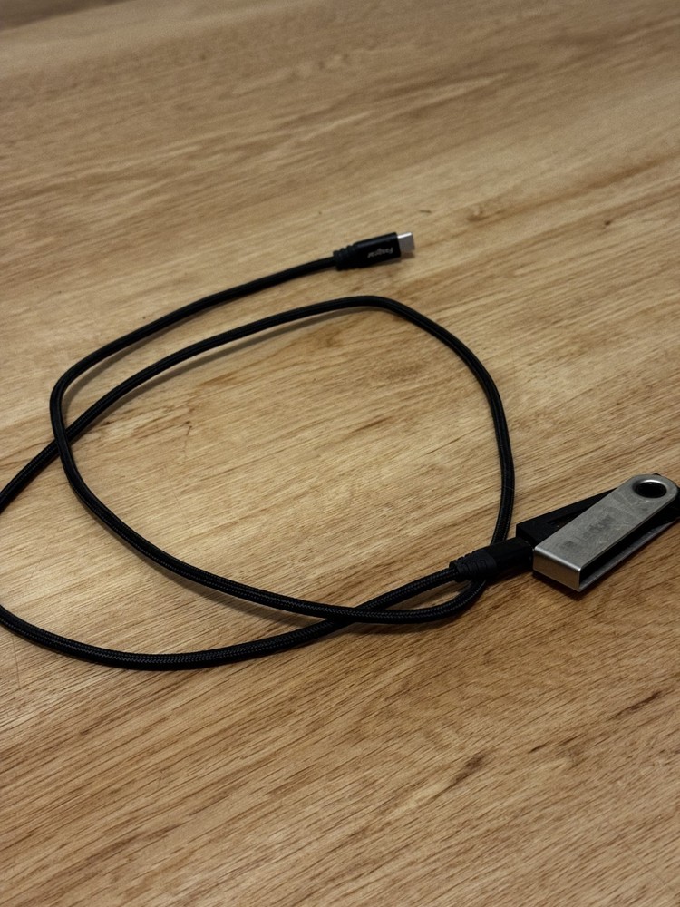 Ledger Nano S Cryptocurrency Bitcoin Hardware Wallet - Matte Black