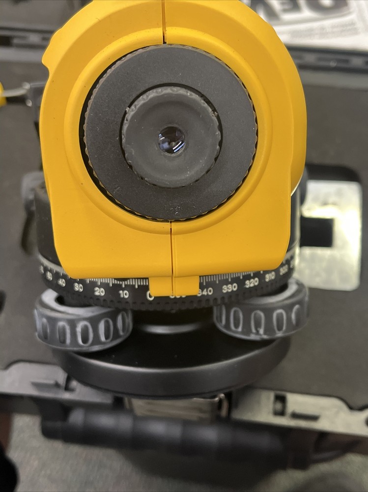 DEWALT DW096 Magnification Automatic Optical Level 26X with Case