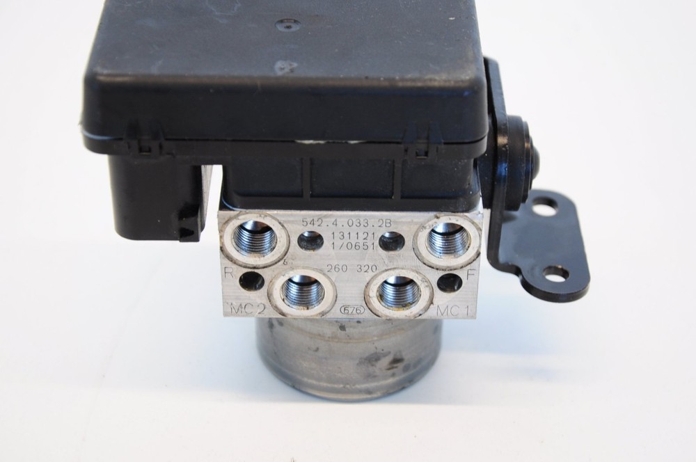 2015 DUCATI HYPERSTRADA 821 ABS PUMP 54240332B