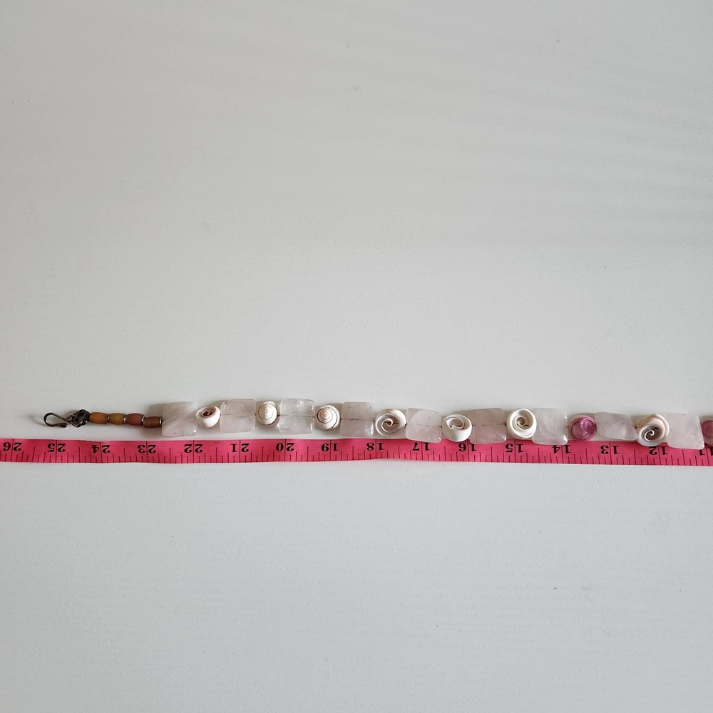 Shells and White Quartz Square Shapes Necklace