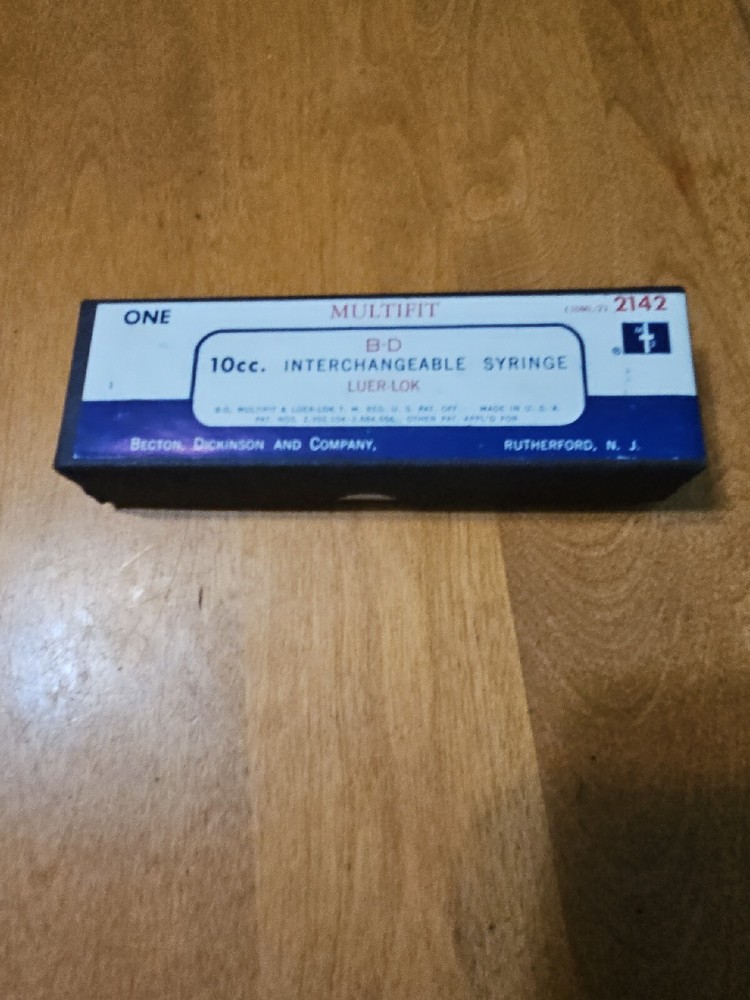 VINTAGE B-D 10cc MULTIFIT INTERCHANGEABLE GLASS TIP Syringe with original box