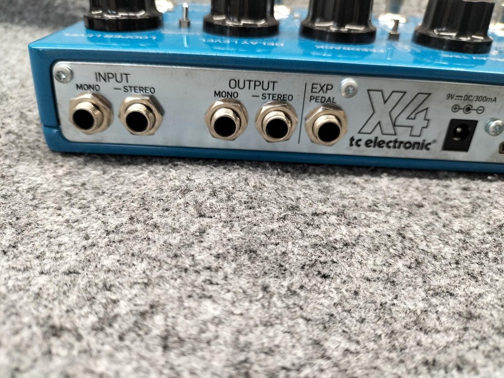 Flash Back X4 Effector No.nm1422
