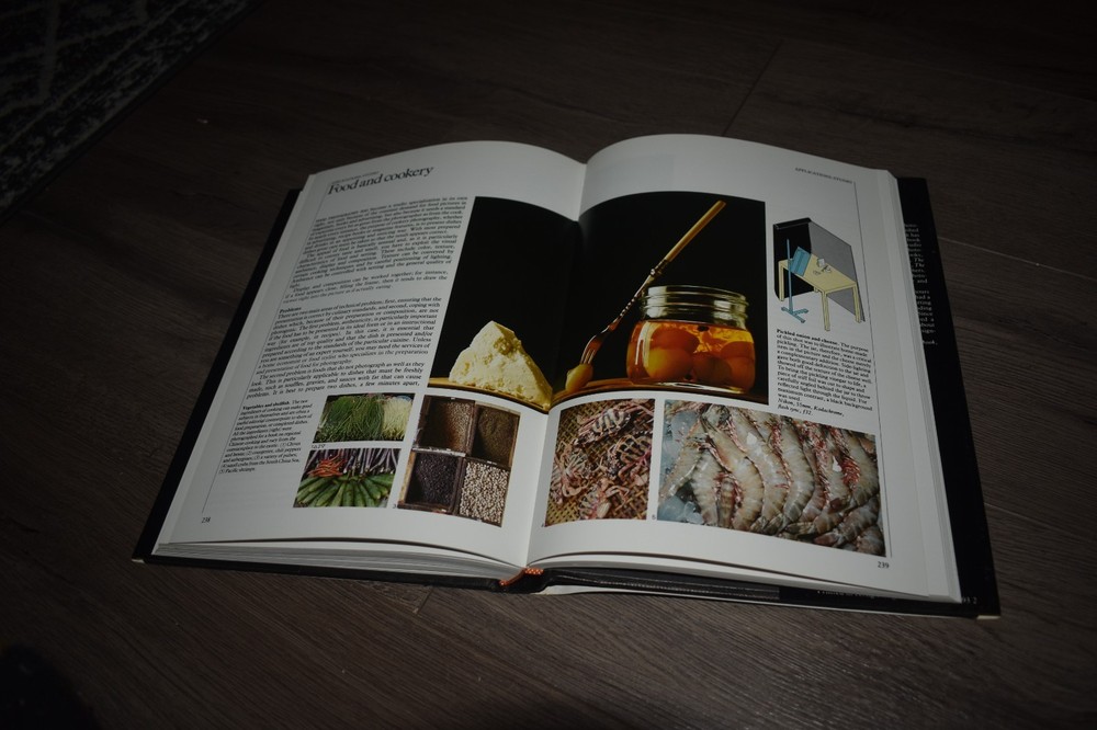 The 35 MM Handbook: Complete Course From Basic Techniques to Pro Apps 1980