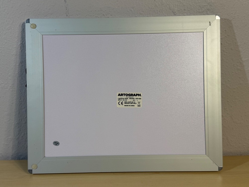 ARTOGRAPH LightPad A930 Tracing Table Model 225-930 Drawing Light Box & Bag