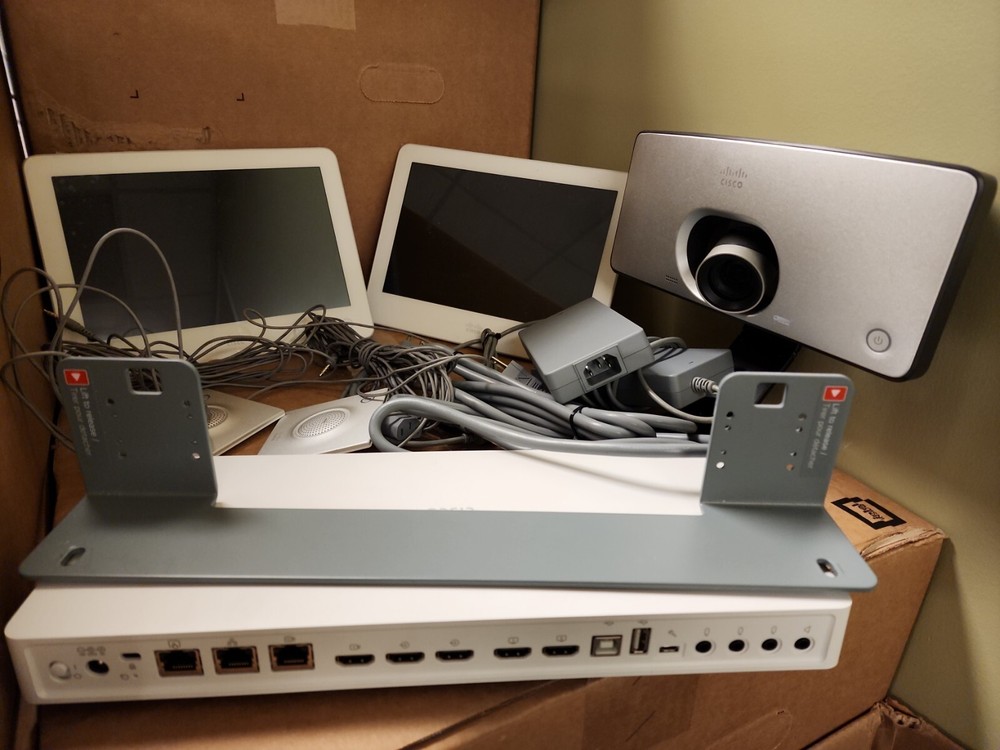 Cisco CS-CODEC-PLUS  TTC7-25 VideoConference Webex Room Codec CS-KITPLUS-K9