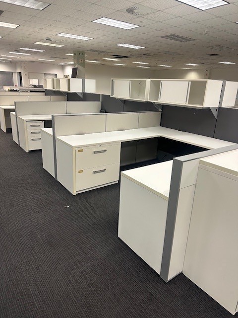 Cubicles / Stations by Haworth Compose 7 1/2’ x 7 1/2’