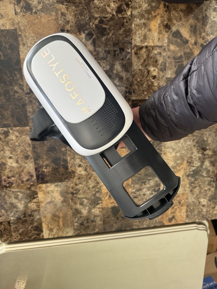 American Eagle Outfitters Mobile Phone Virtual Reality Headset