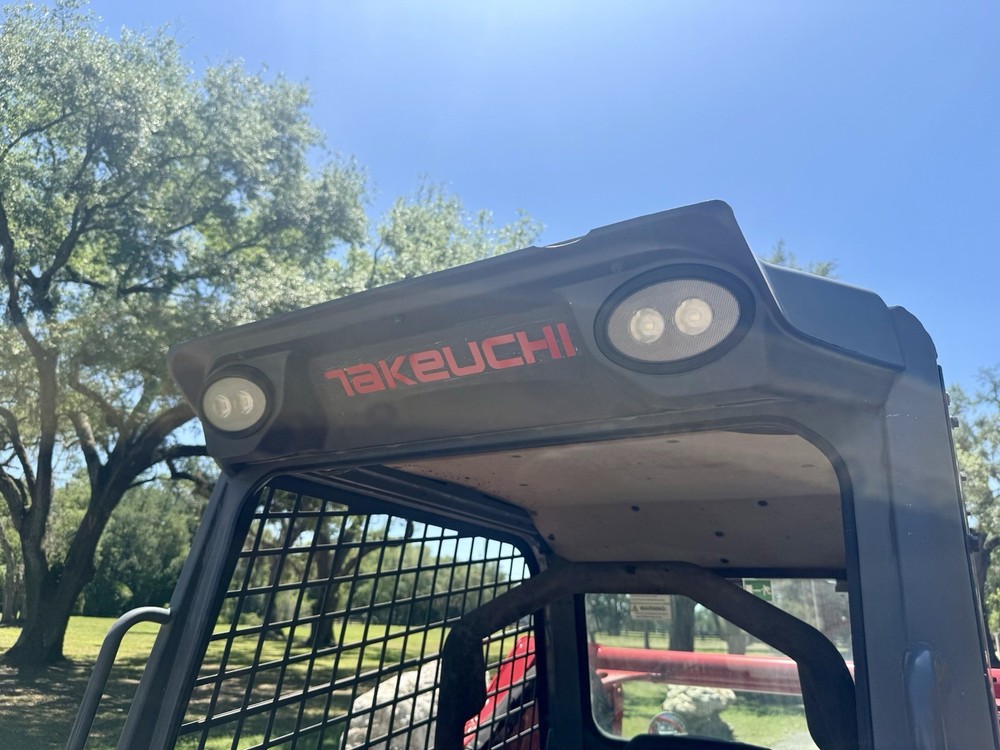 2019 TAKEUCHI TL10V2 SKID STEER TRACK LOADER - JOYSTICK CONTROLS - 2 SPD - QUICK
