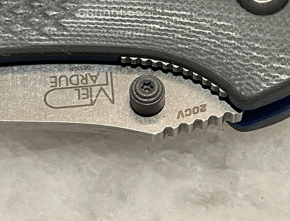 Gray Thumb Stud For Benchmade Griptilian Barrage Osborne Bugout Pocket Knife
