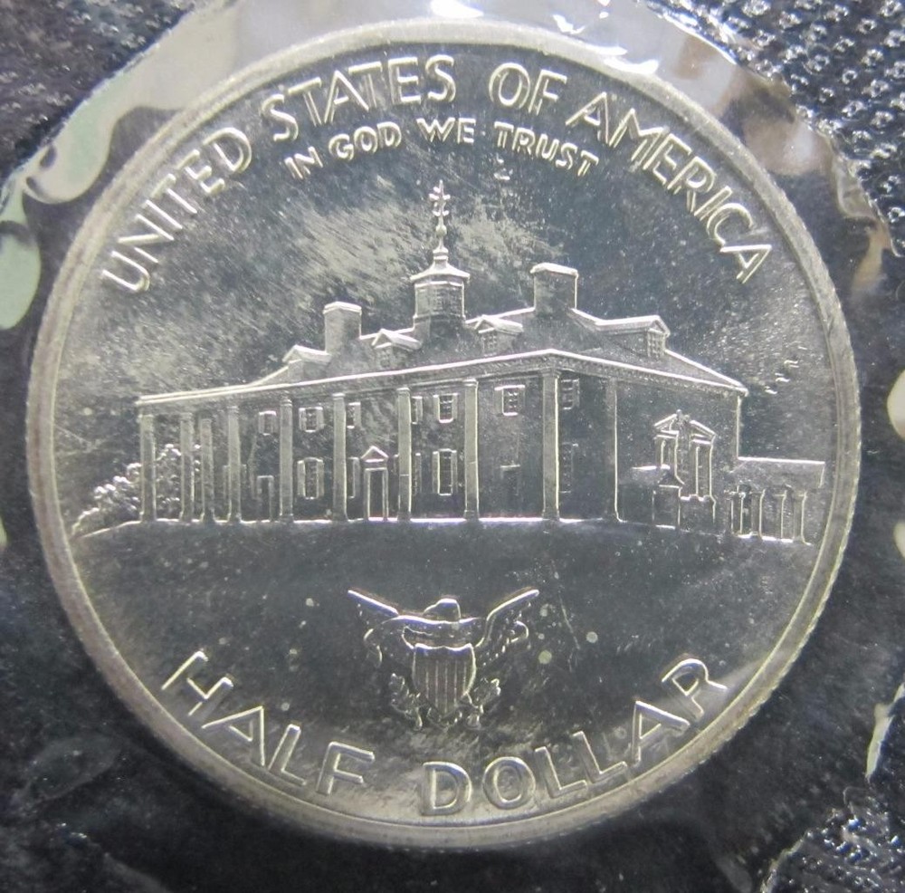 1982-D George Washington Silver Half Dollar * Uncirculated * Damaged Box