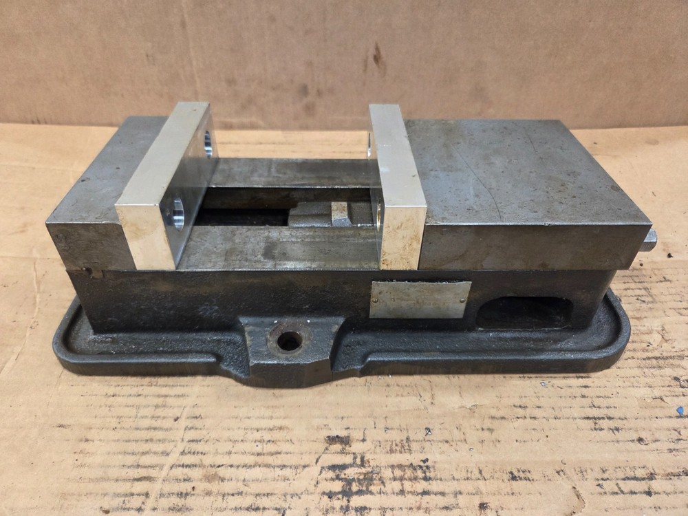 Kurt D60 AngLock 6" Milling Machine Vise GE8