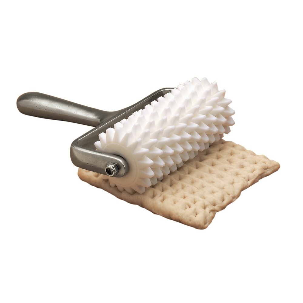 DDCH7755 Ten-Wheel Casted Handle Dough Roller Docker, Plastic with Aluminum H...