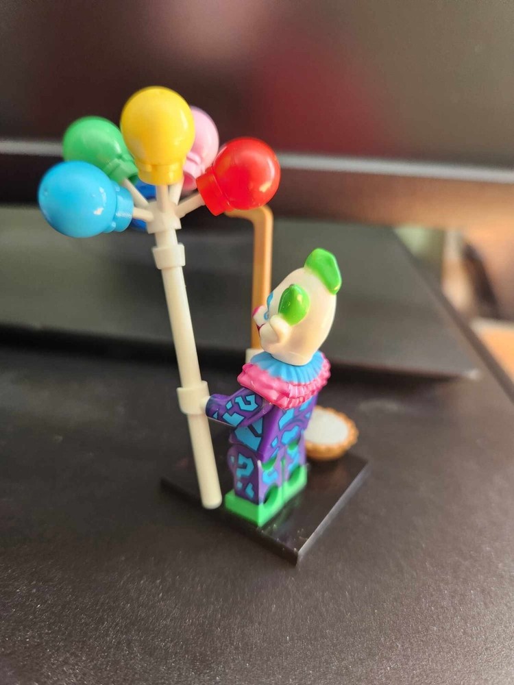 MINI KILLER KLOWNS CUSTOM Made & Printed SMILEY Plus Pie & Base