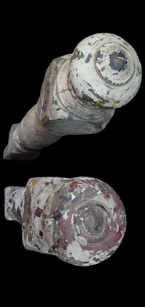 Pair Of Newel Posts *GAM0200