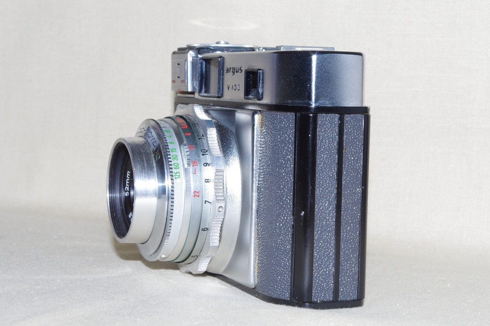 Mint Fully Functional Argus V-100 Camera, Leather Case, 30 Day Return