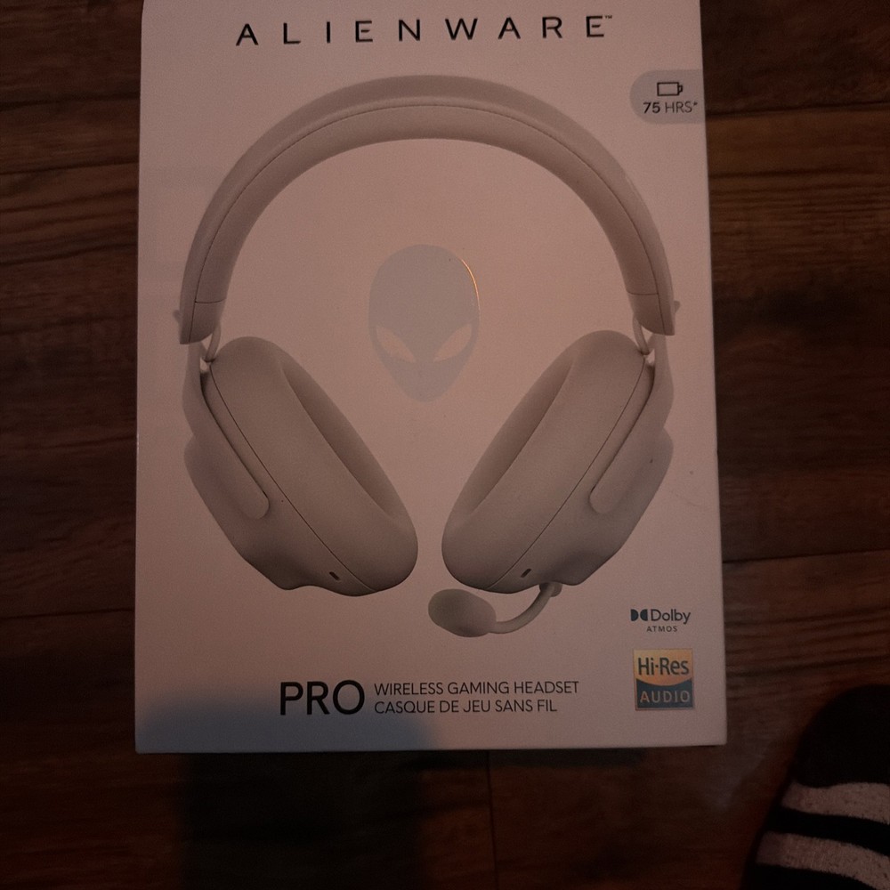 Excellent Condition Alienware Pro Wireless Gaming Headset - White / Lunar Light