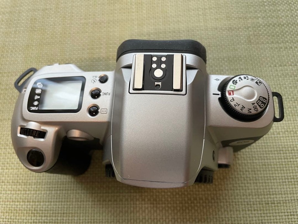 Canon Eos Kiss Single-Lens Reflex Camera