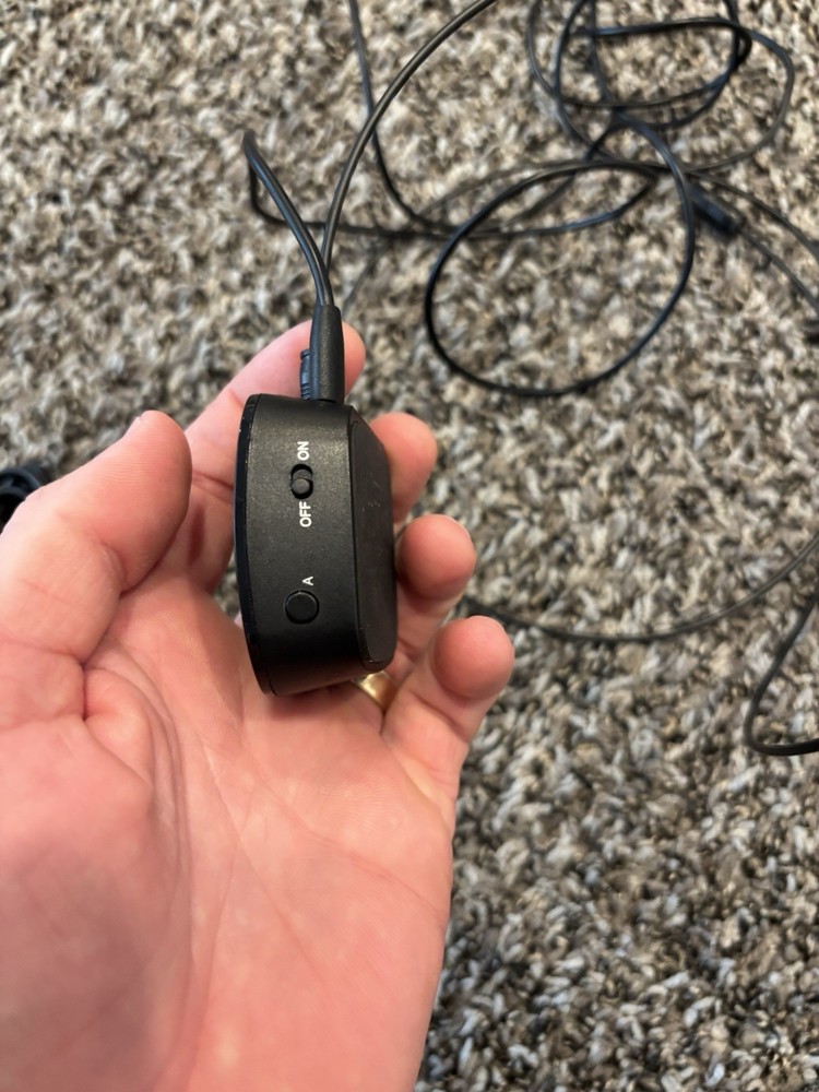 MEE audio Connect Dual-Headphone Bluetooth Wireless Audio Transmitter (USED)