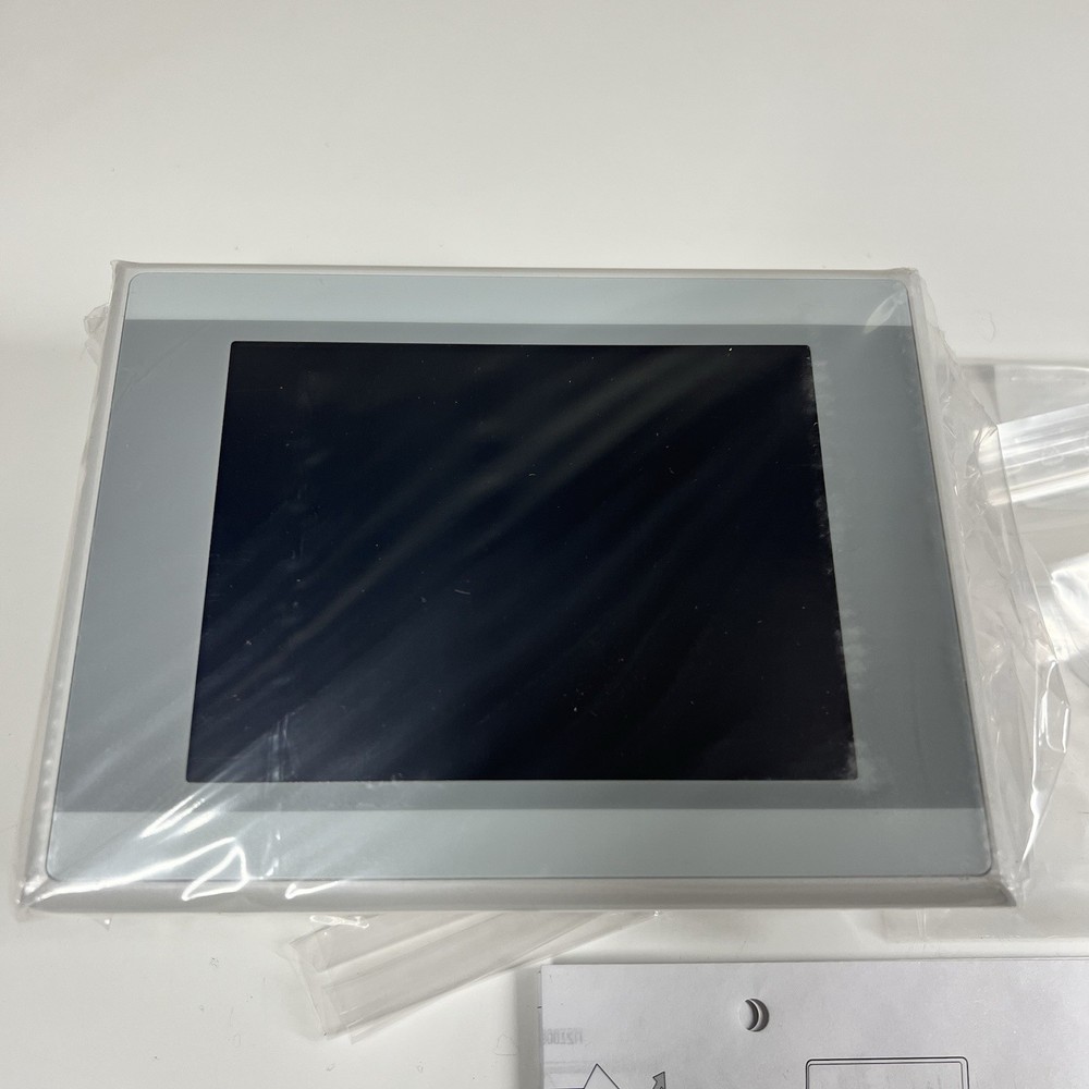 NEW Eaton XV-102-E6-57TVRC-10 Touch Panel 5.7” Touch Panel Operator Interface