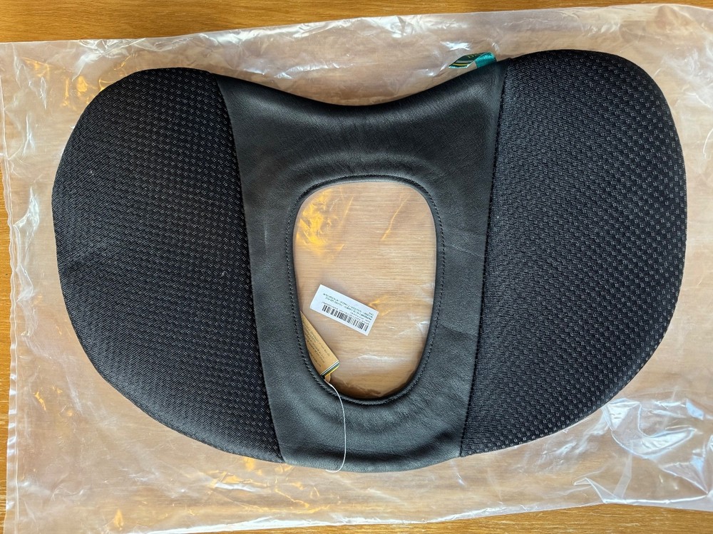 Devoucoux Wither Pad - NWT - Grey and Black - Half Pad