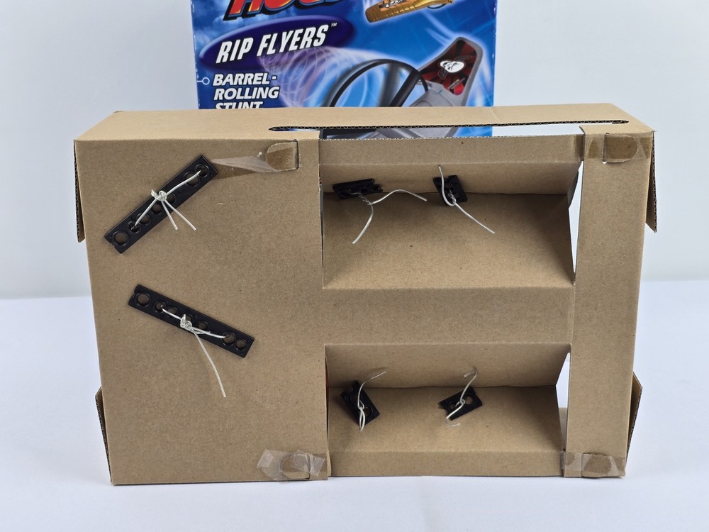 AIR HOGS RIP FLYERS (BARREL ROLLING STUNT GLIDERS!)