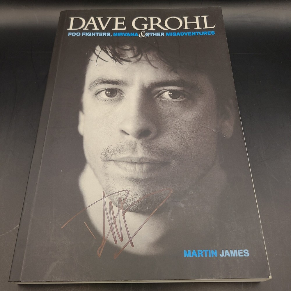 Dave Grohl Autographed Foo Fighters, Nirvana & Other Misadventures Beckett Auth.