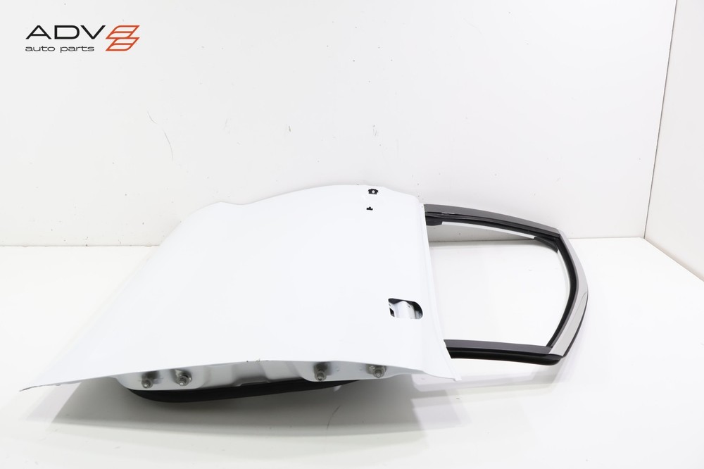 2017 - 2025 CHRYSLER VOYAGER FRONT RIGHT PASSENGER SIDE DOOR SHELL PANEL OEM