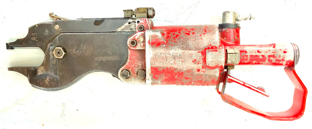 Chicago Pneumatic CP-0351 Compression Rivet Squeezer