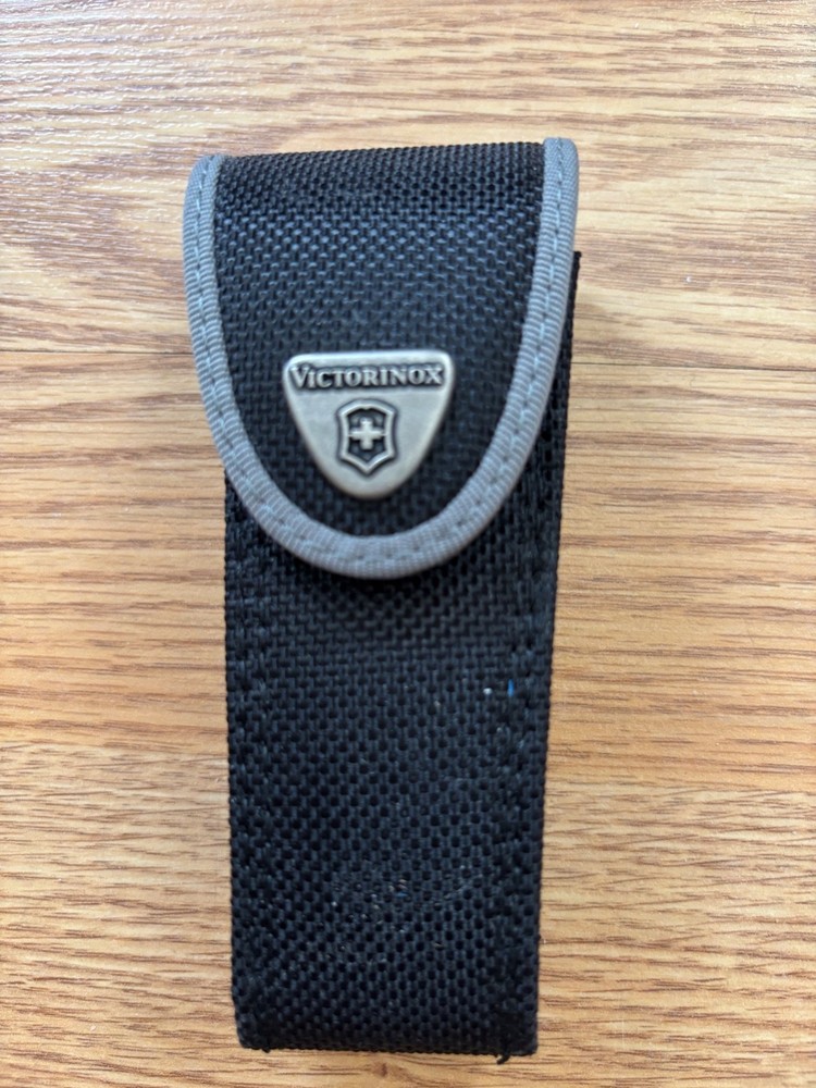 VICTORINOX KNIFE   CASE 33250  NEW